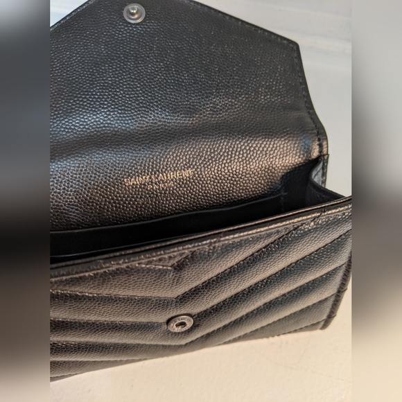 Yves Saint Laurent CASSANDRE MATELASSÉ "LIVE SHOW TODAY" - Picture 5 of 5